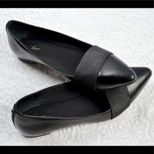Vera Wang Pointed Toe-Flats